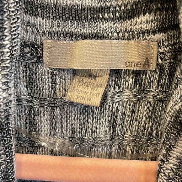 Open front lightweight sweater vest Size Medium - Picture 6 of 9